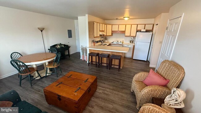 Photo - 17 E Front St Apartment Unit 200