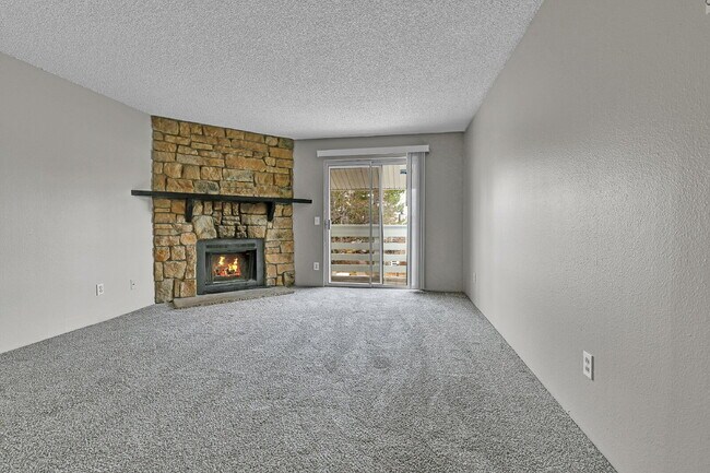 Photo - $1,550.00 - 2 Bed, 2 Bath Condo in Denver with In-Unit Laundry! Unidad F203