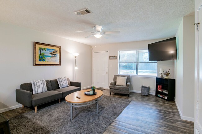 Photo - 2 Bedroom Duplex Unit on a Quiet Street off Nine Mile Rd