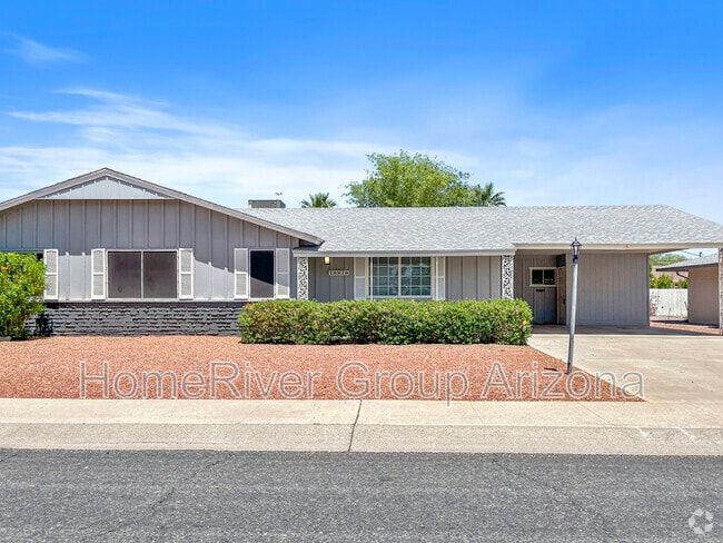 Building Photo - 10816 W Hope Dr Rental