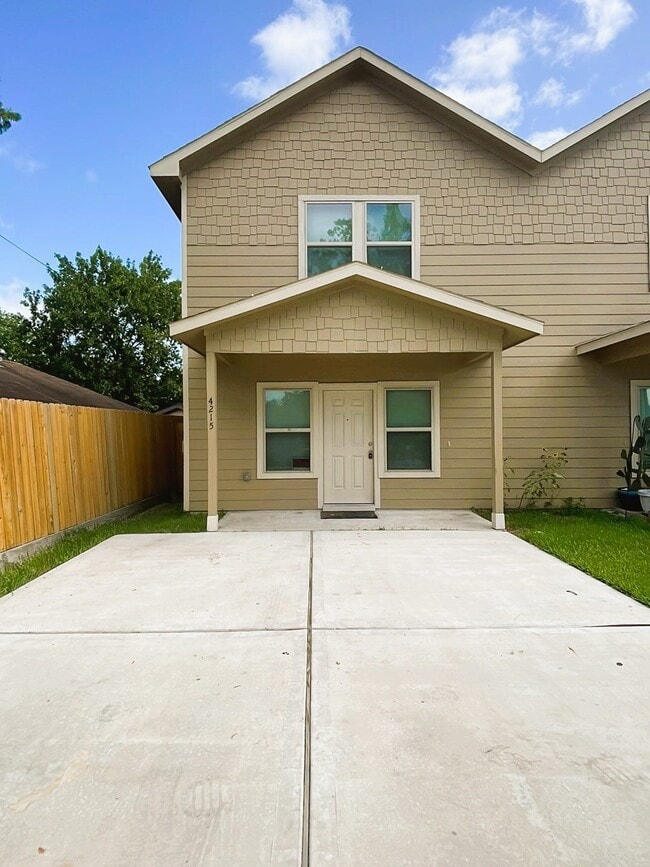 Photo - 4215 Davenport St Townhome