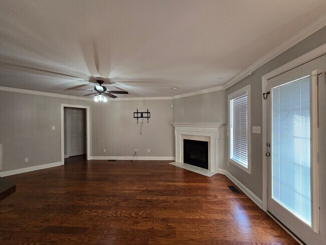 Photo - 641 Orchard Falls Dr