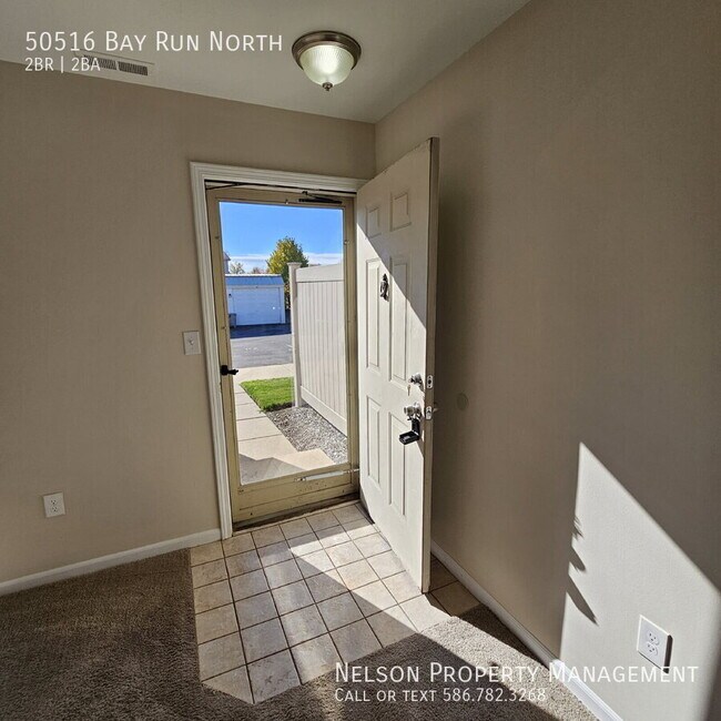 Photo - 50516 Bay Run N