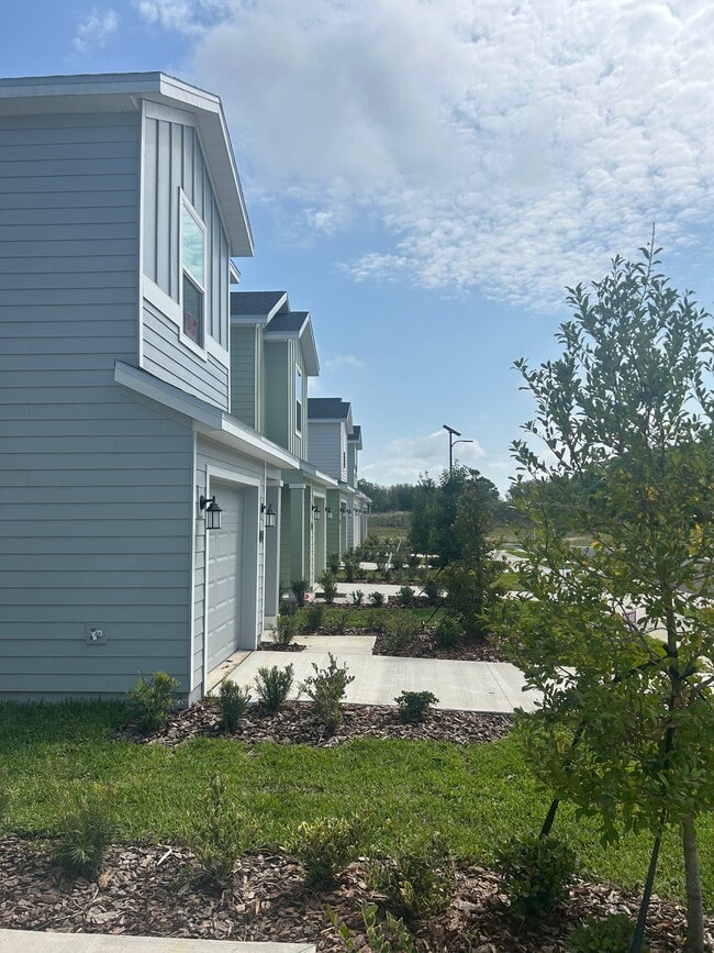 Photo - 1234 St