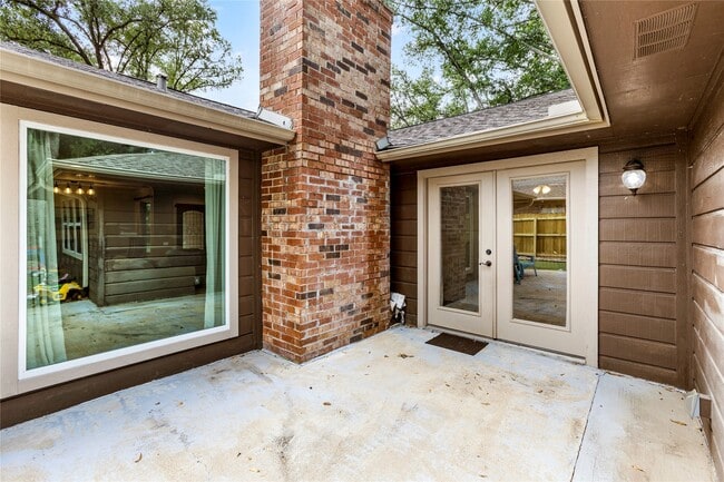 Building Photo - 112 April Wind Dr E