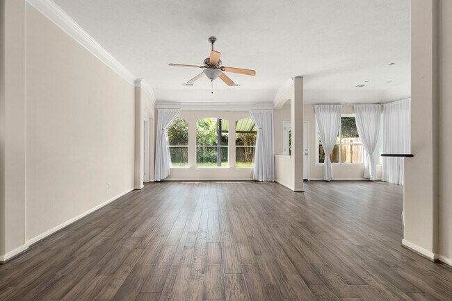 10211 Wildwood Park Ln