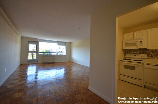 Building Photo - 75 Monmouth St Unit 1 Rental