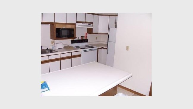 East Manor Apartments