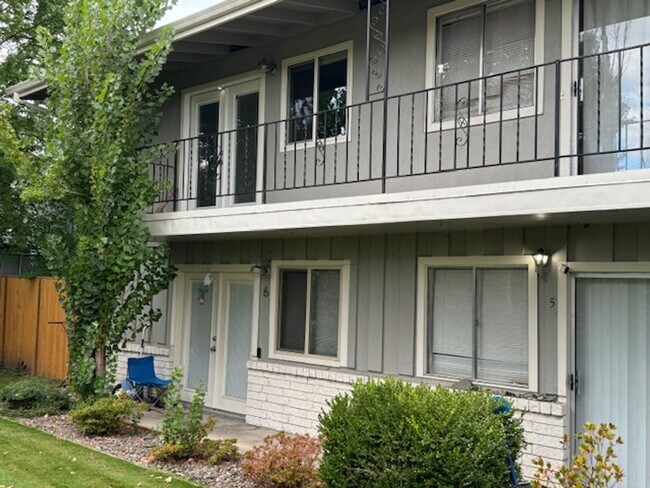 Photo - 632 Berrydale Ave Unit 8