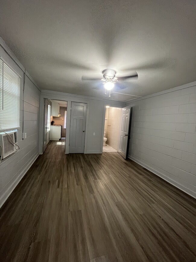 Photo - 822 Corn Ave