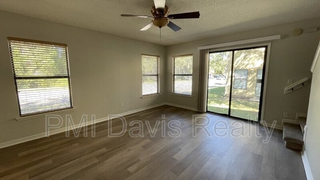 Photo - 4609 Playschool Dr