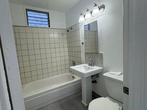 Building Photo - 1076 Mira Mar Ave