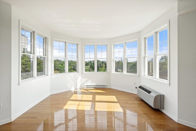 Building Photo - 30 Freedom Way Unit 204