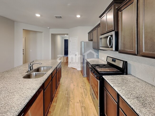 Photo - 8106 Cottage Rose Dr