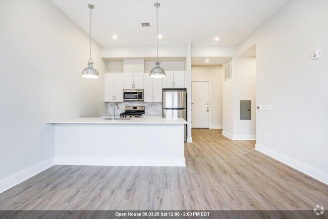 Building Photo - 667-665 Grand St Unit 301 Rental