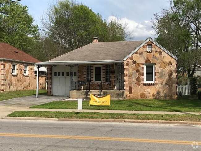 Building Photo - 832 S Fort Ave Rental