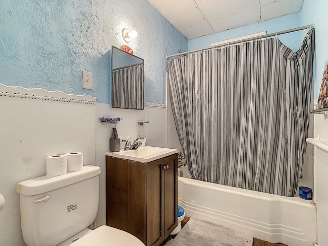 Photo - 208 Fairview Ave