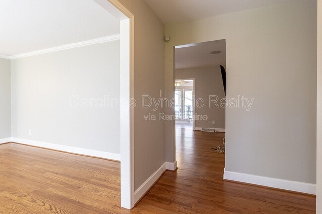 Photo - 6618 Castlegate Dr