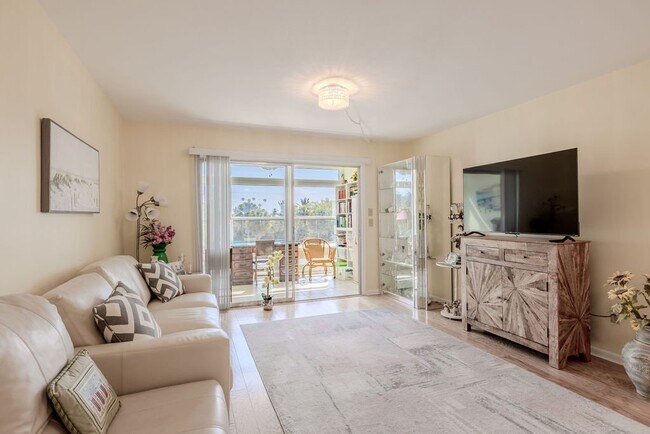 2333 Indian River Blvd Unit 306
