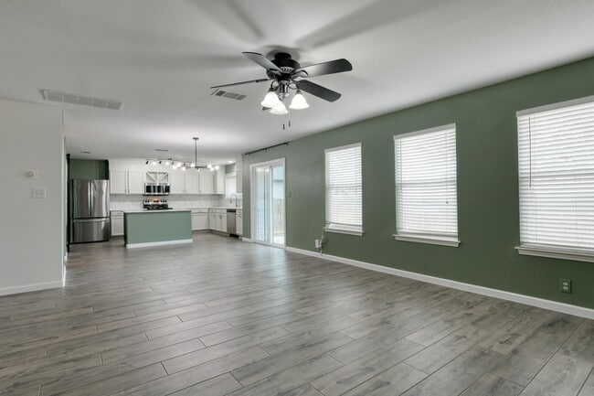 Photo - 15219 Spring Land