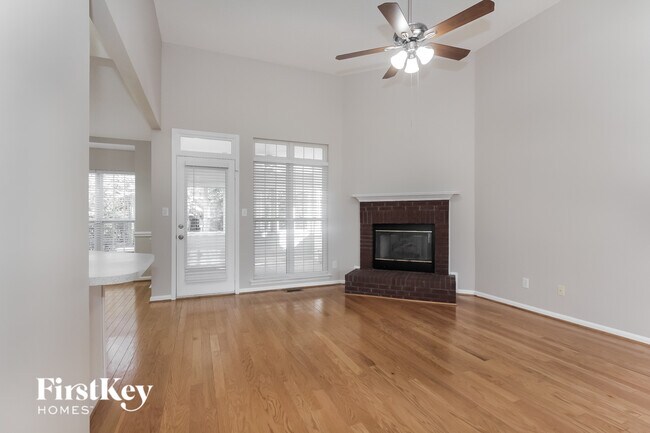 Photo - 563 Gatsby Pl NW