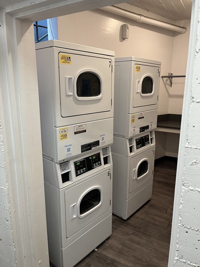 Photo - 8375 Fountain Ave