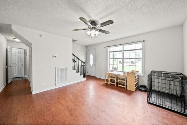 Photo - 919 Van Buren Ave