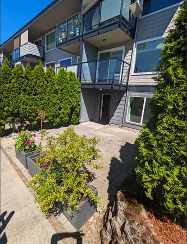 Photo - 3420 15th Ave W Unidad 108