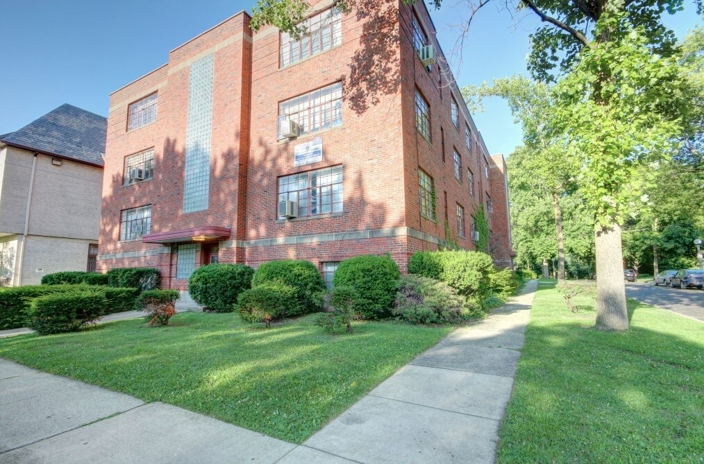 Photo - 1108 S Lincoln Ave Apartments