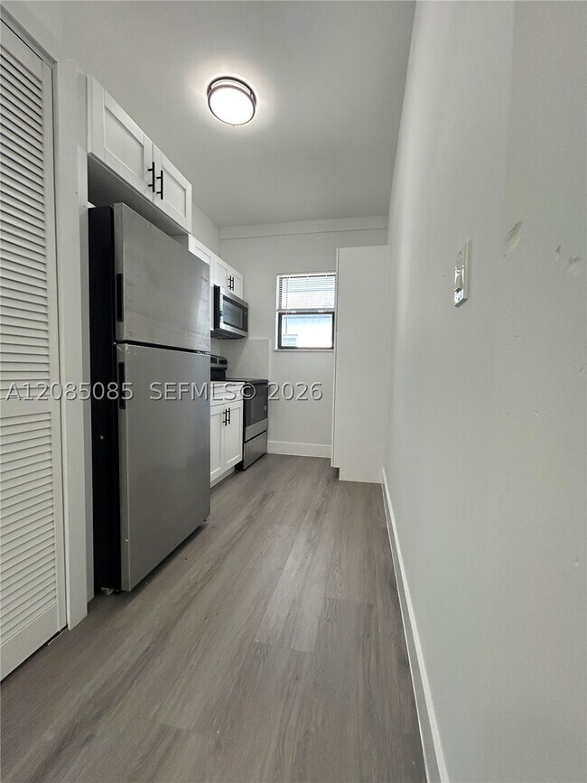 Photo - 638 SW 21st Ave Unit 3