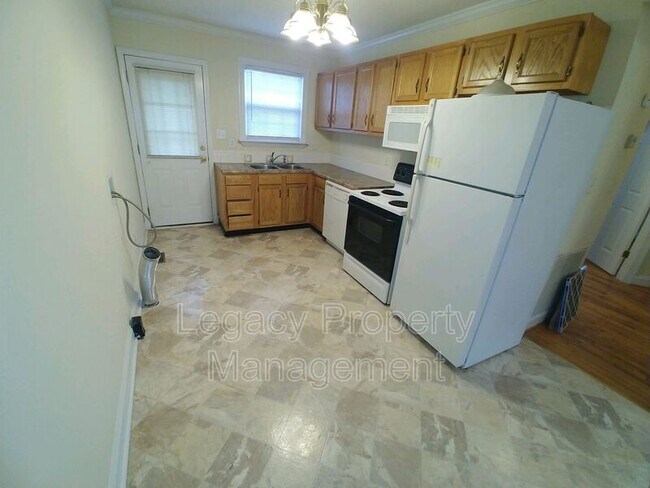 Photo - 609 E Willowbrook Dr