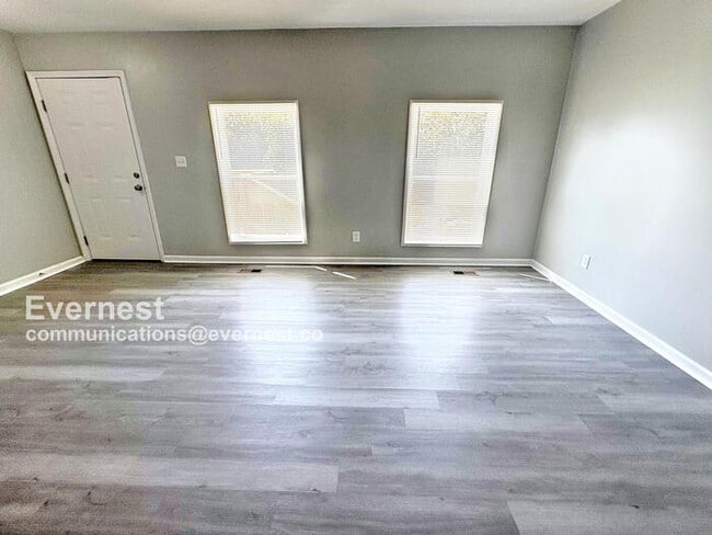 Photo - 700 15th Ct NW