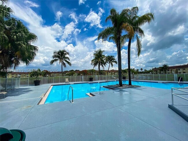Building Photo - 13090 Vista Isles Dr Unit 125