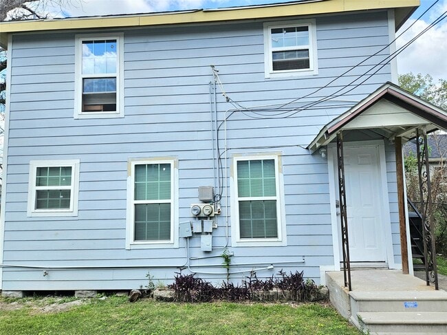 Building Photo - 217 Cockerel St Unit C