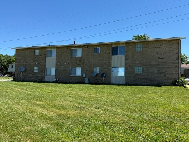 Photo - 2 Bed / 1 Bath Apartment in Warrensburg — Available Now Unit Apt 6