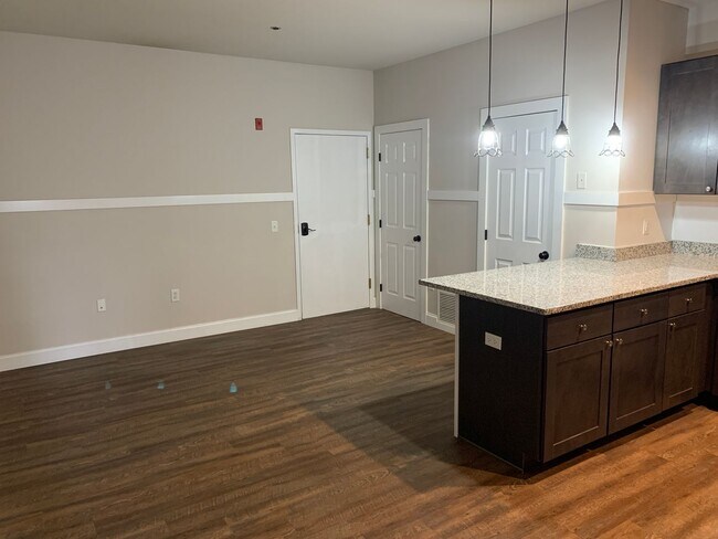 Photo - 238 N George St Unidad 204