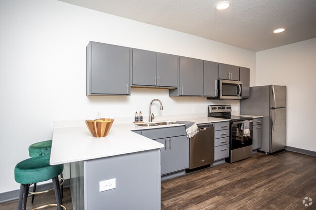 1BR, 1BA - 673 SF
