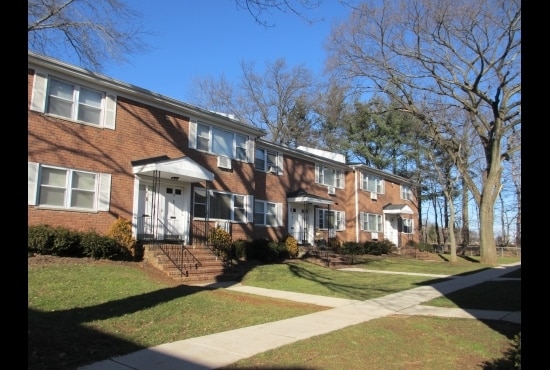 Building Photo - Greenwood Gardens Rental