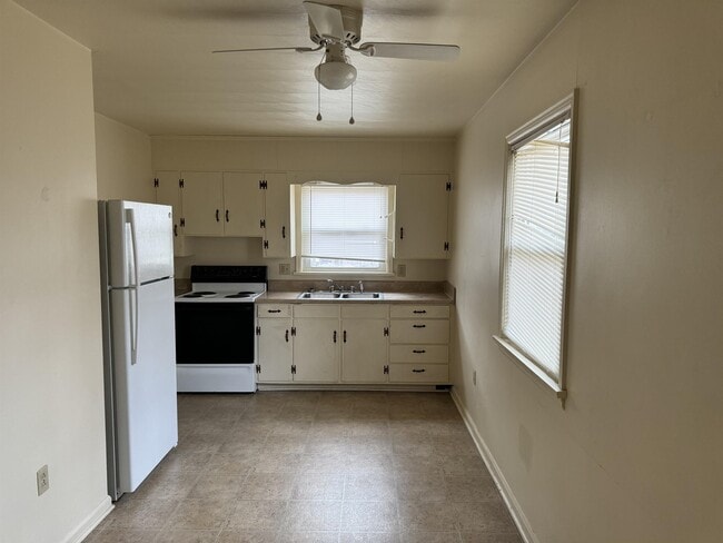 Photo - 2816 Idlewild Blvd NE