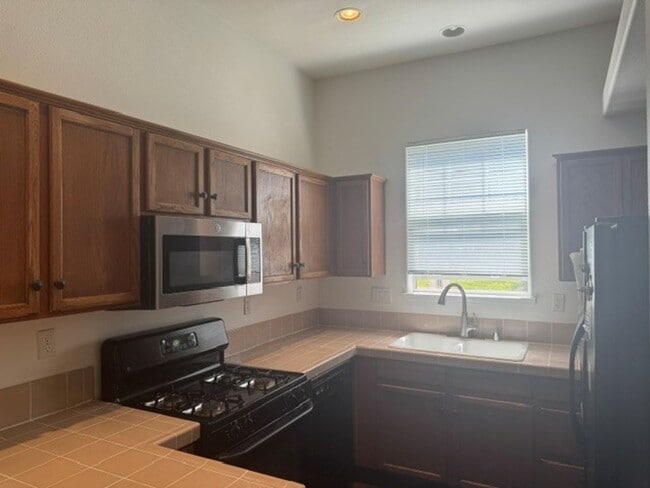Photo - 3530 Brassie Dr