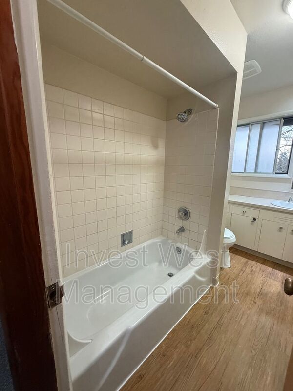 Photo - 6409 Kansas St