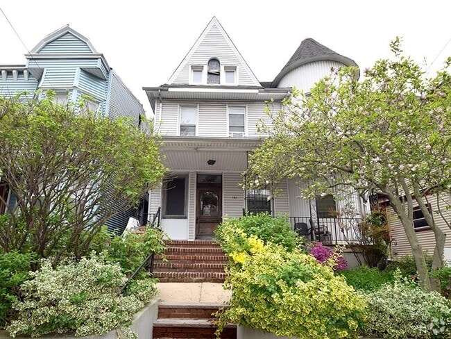 Building Photo - 157 Harrison Ave Unit 1 Rental