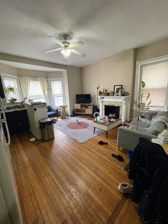 Living Room - 136 N 50th St Apartments Unit 2