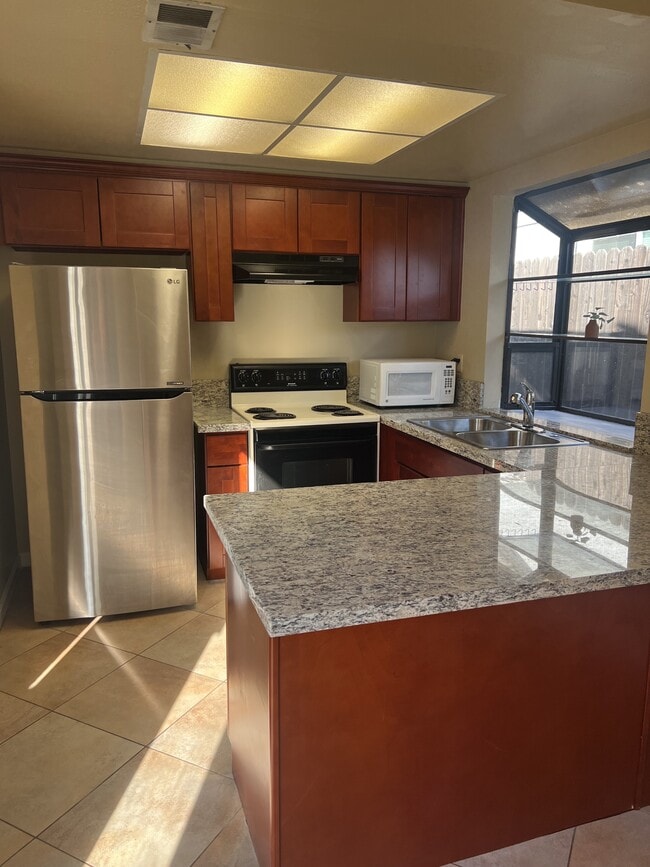 Photo - 6560 Oakcreek Way