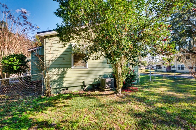 Photo - 2652 Merwyn Rd