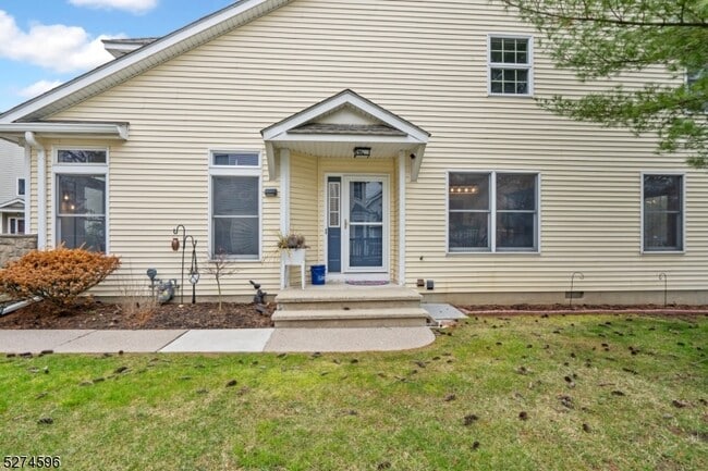 Photo - 18 Pond Ridge Dr