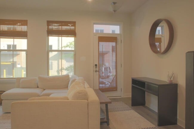 Photo - 2816 Devonshire Clfs Ter