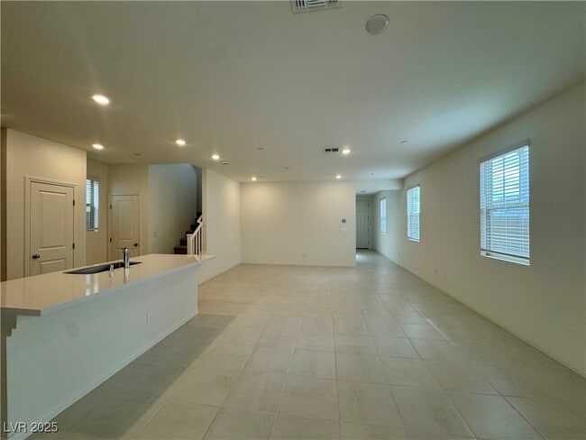 Photo - 639 La Vis Acrs Ln