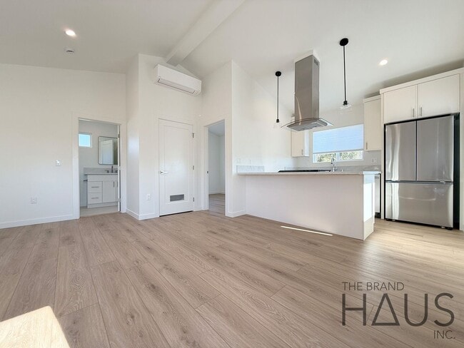 Building Photo - Brand-New 1-Bedroom, 1-Bathroom, 1-Compact Carport - Vaulted Ceilings in Belmont Heights