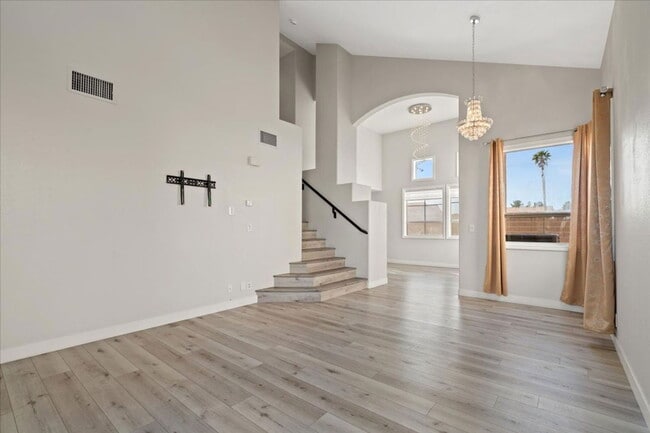 Photo - 8141 Dartmoor Ave